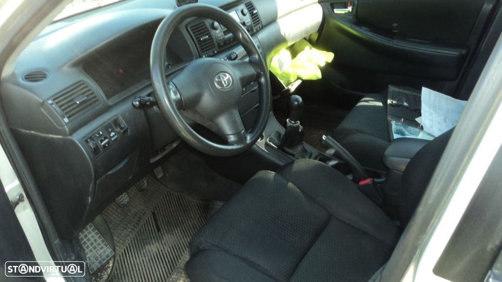 Toyota Corolla 1.4 D-4D 5P 2005 - Para Peças - 7