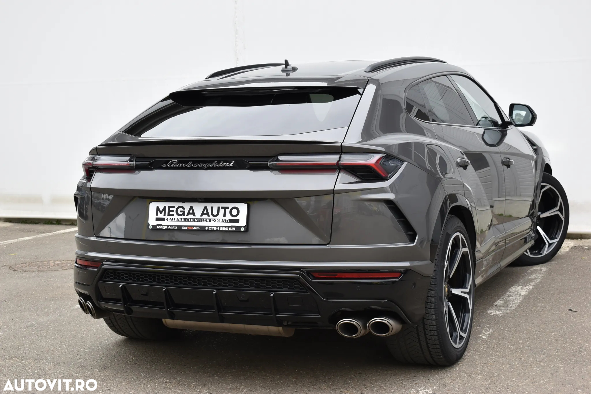 Lamborghini URUS - 8