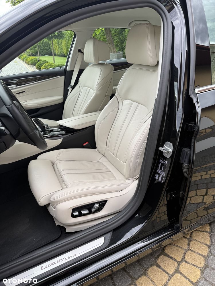 BMW Seria 5 520i Luxury Line - 10