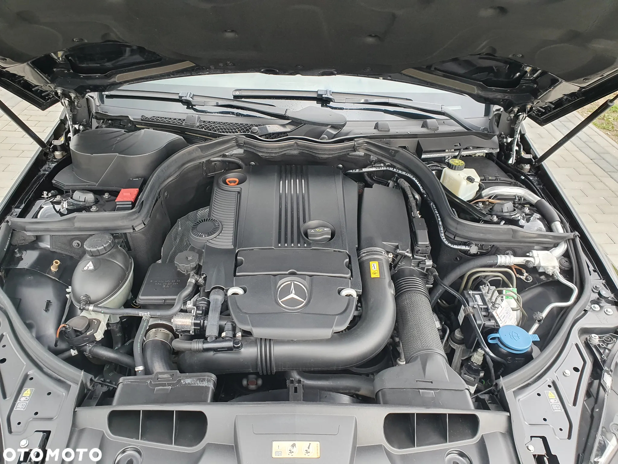 Mercedes-Benz Klasa E 200 Cabrio BlueEFFICIENCY 7G-TRONIC Avantgarde - 29