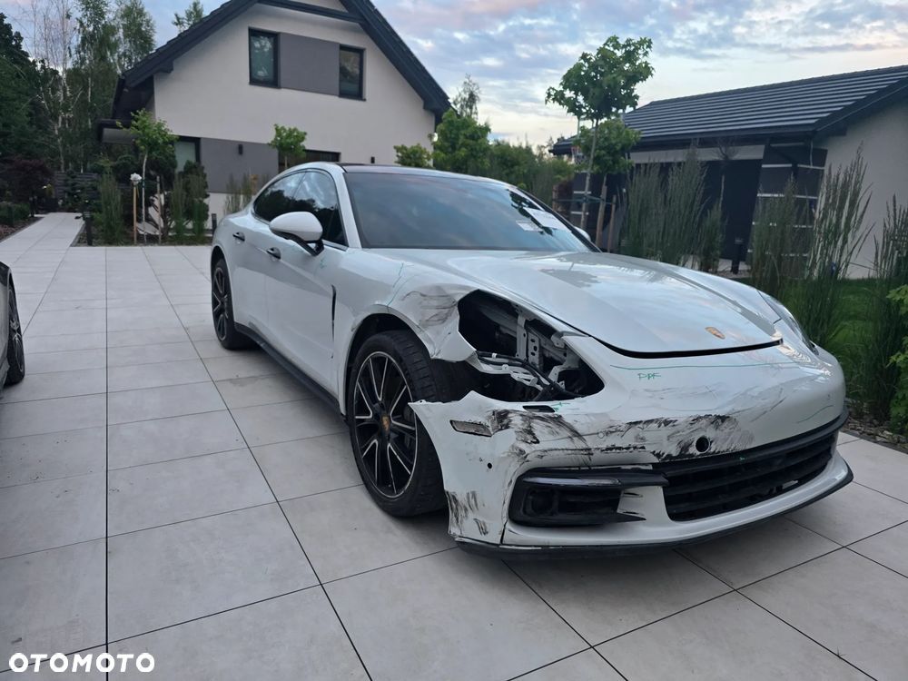 Porsche Panamera 4S Executive - 10