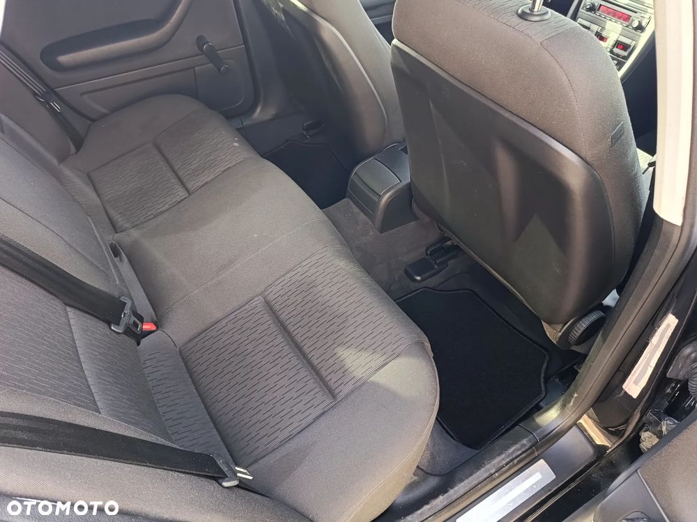 Audi A4 Limousine - 14