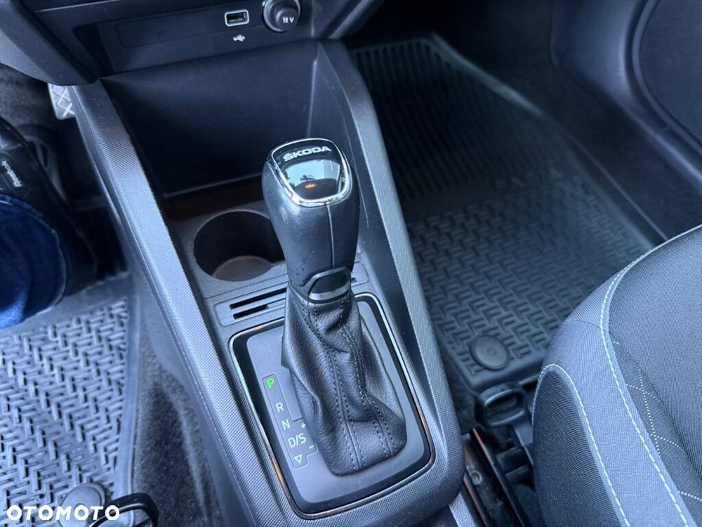 Skoda Fabia 1.0 TSI Ambition DSG - 17