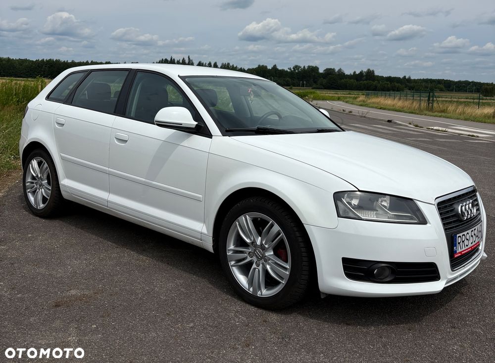 Audi A3 Sportback 1.6 TDI DPF Attraction - 4