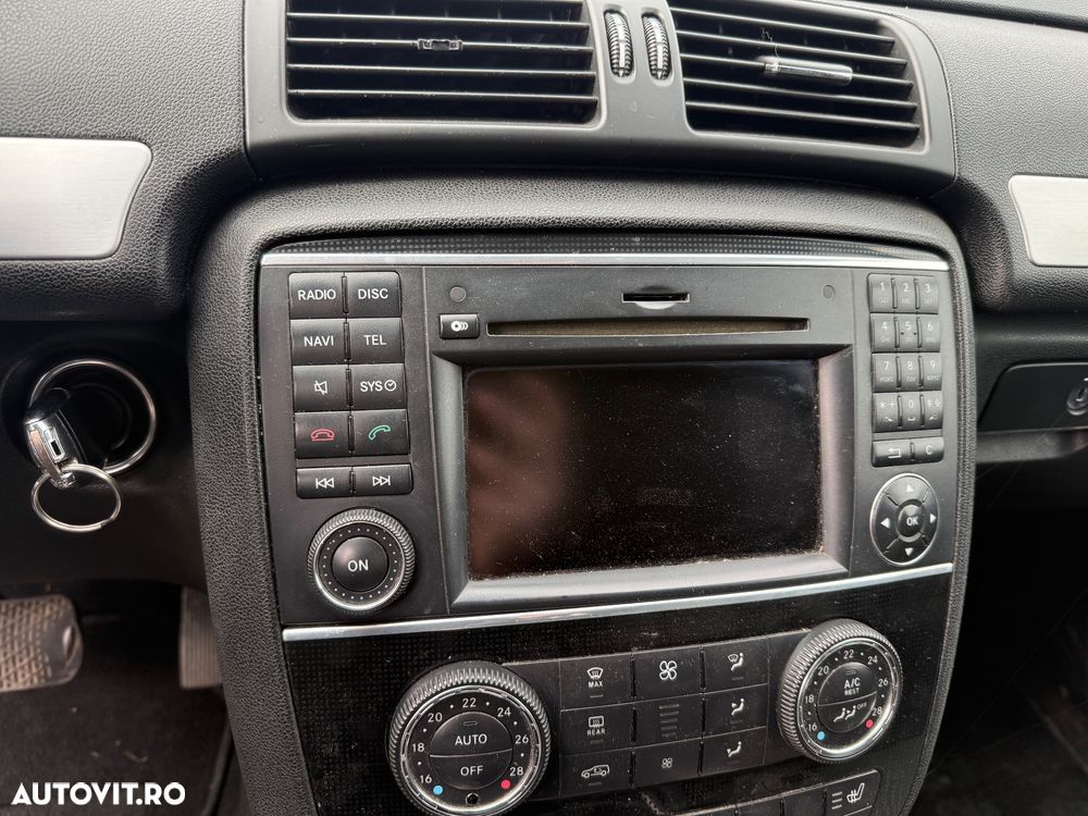 Navigatie cd player mercedes r class w251 non facelift stare buna - 2