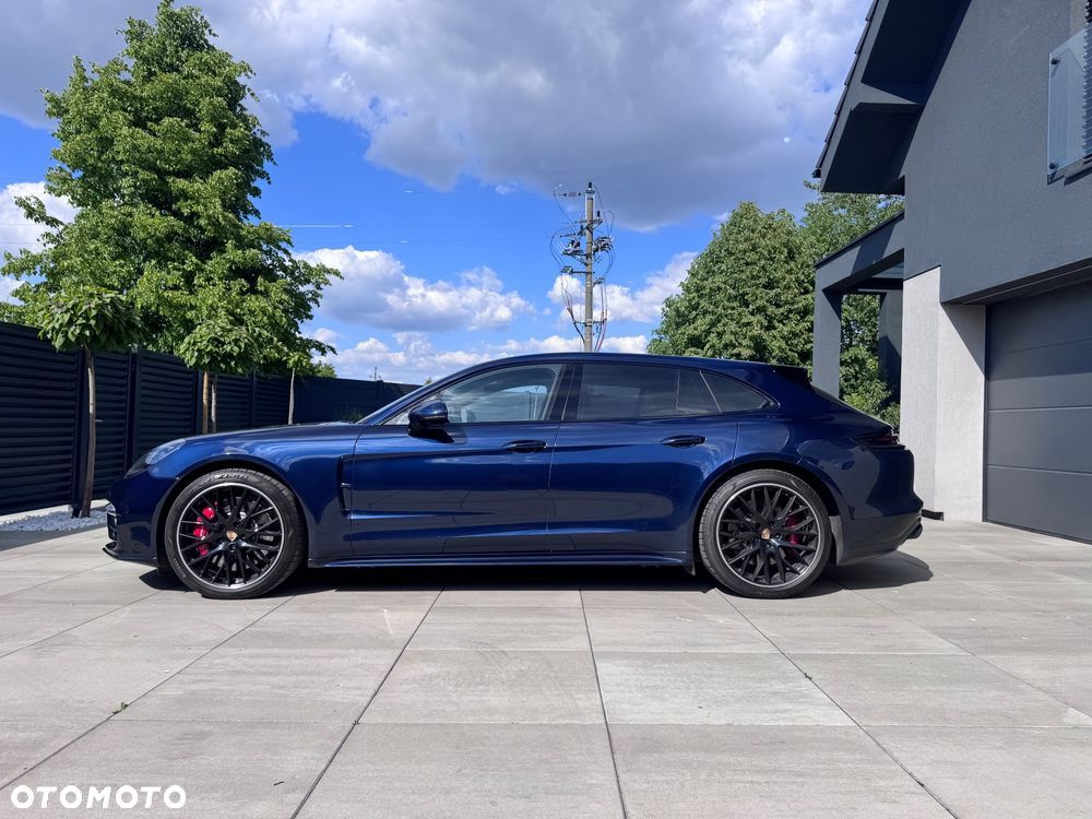 Porsche Panamera Turbo Sport Turismo - 1