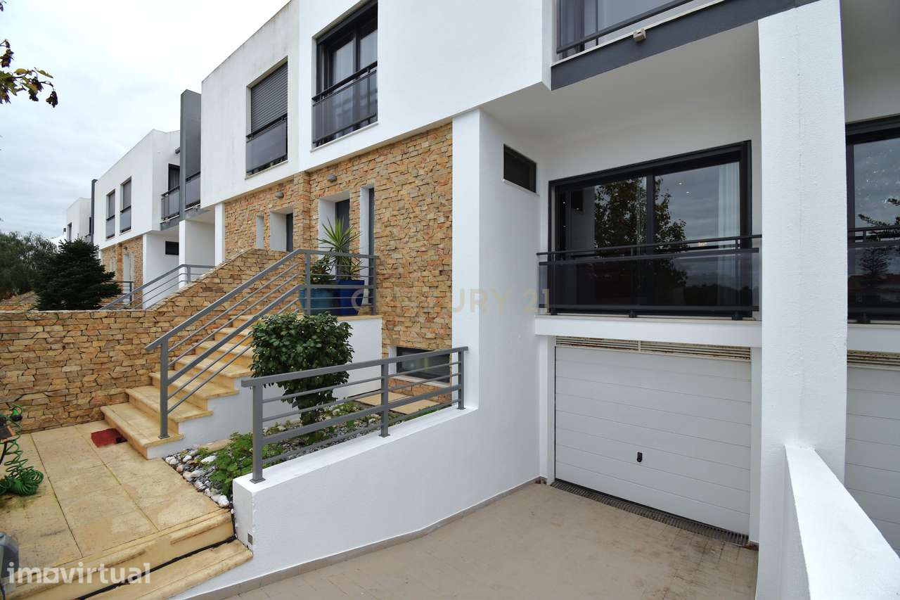 Moradia T3+1 em Alcochete: Luxo e Conforto! - Grande imagem: 2/60