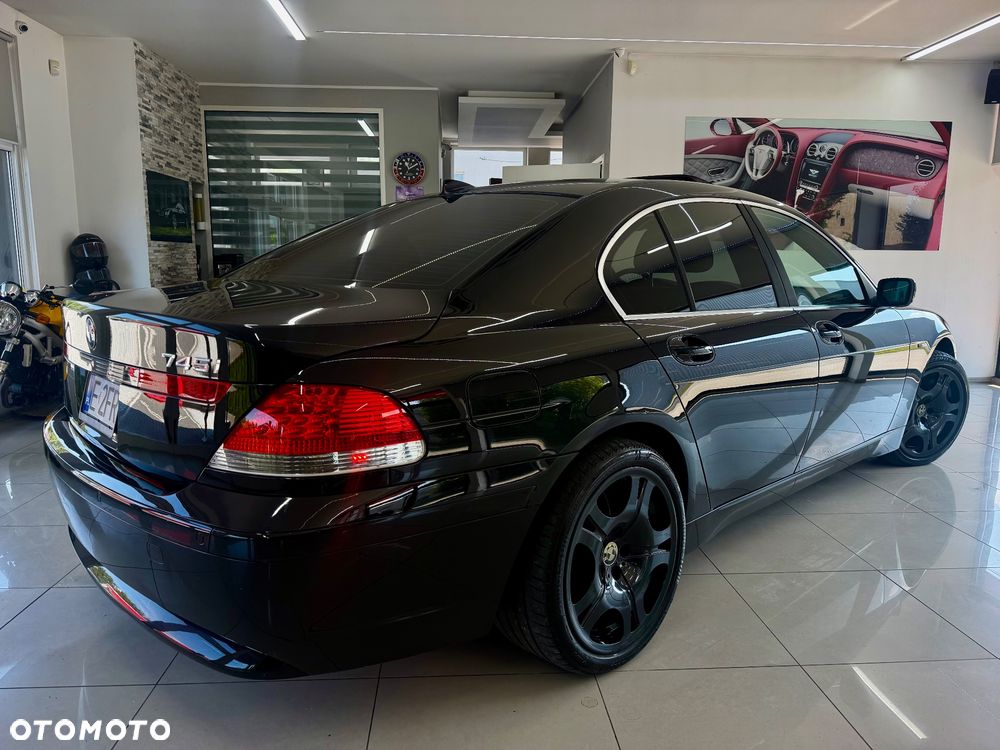 BMW Seria 7 745i - 29