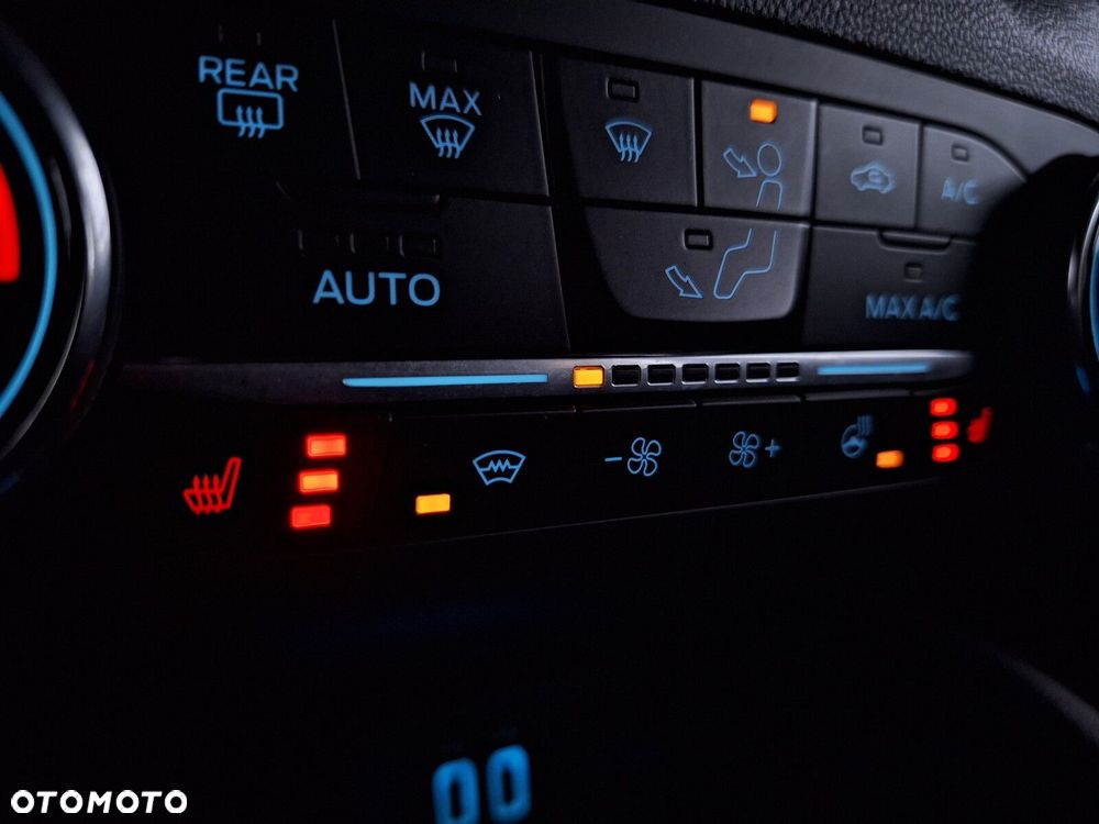 Ford Kuga 2.0 EcoBlue AWD ST-Line - 27