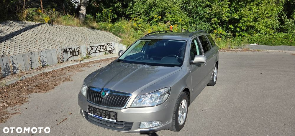 Skoda Octavia 2012 photo 2
