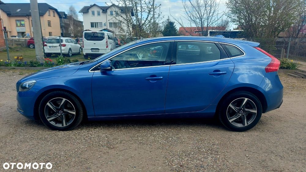 Volvo V40 D4 Momentum - 17