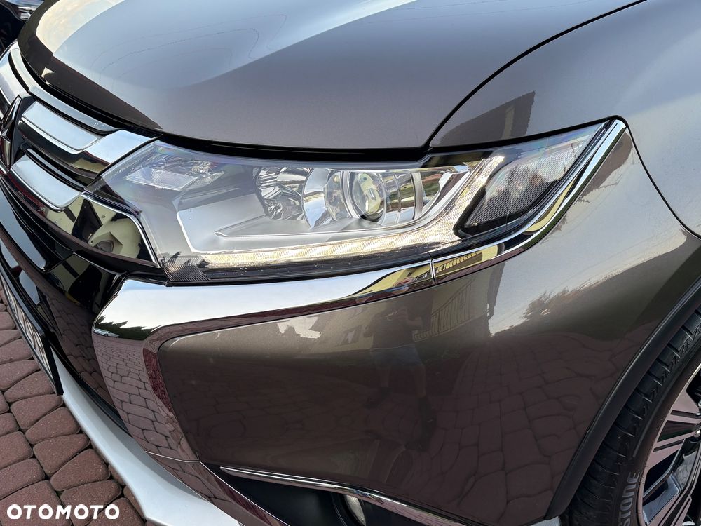 Mitsubishi Outlander 2.0 Instyle + 4WD CVT - 3