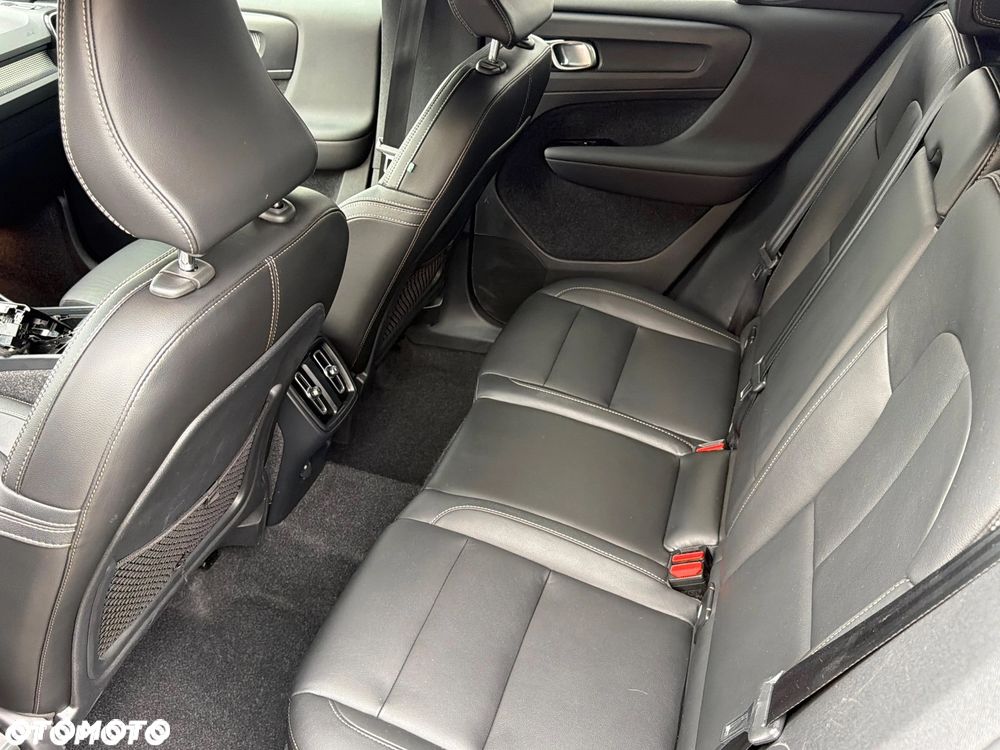 Volvo XC 40 B4 B AWD DKG RDesign - 12