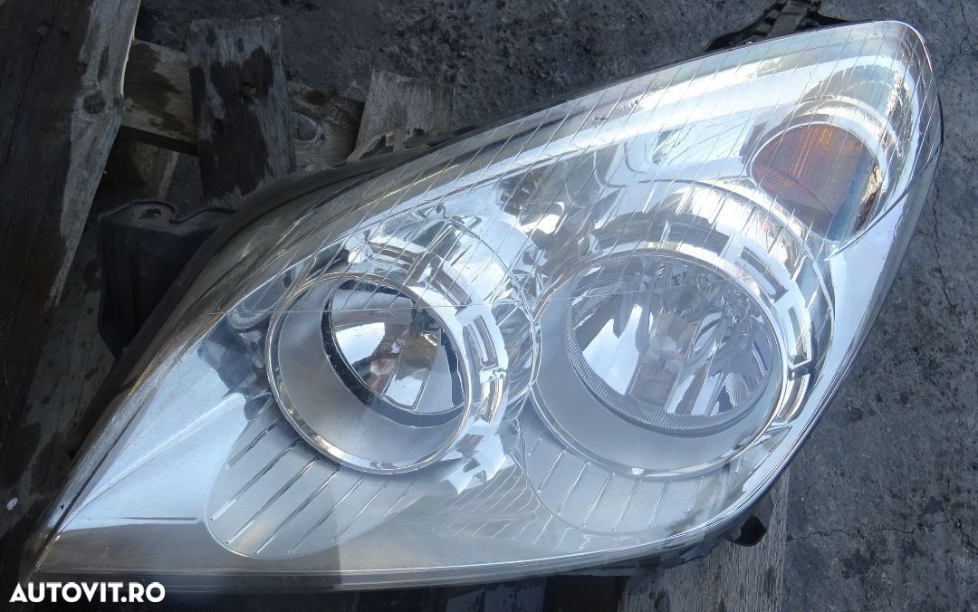 Far stanga Opel Astra H din 2010 facelift volan pe stanga - 1
