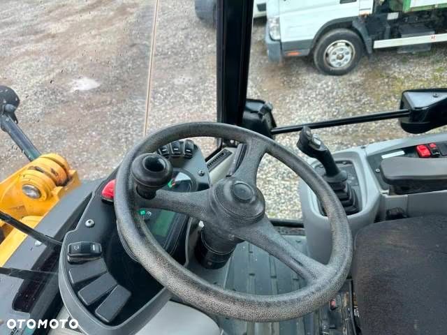 Caterpillar 908M - 9