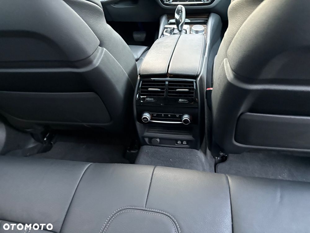 BMW Seria 5 540i xDrive Touring Luxury Line - 22