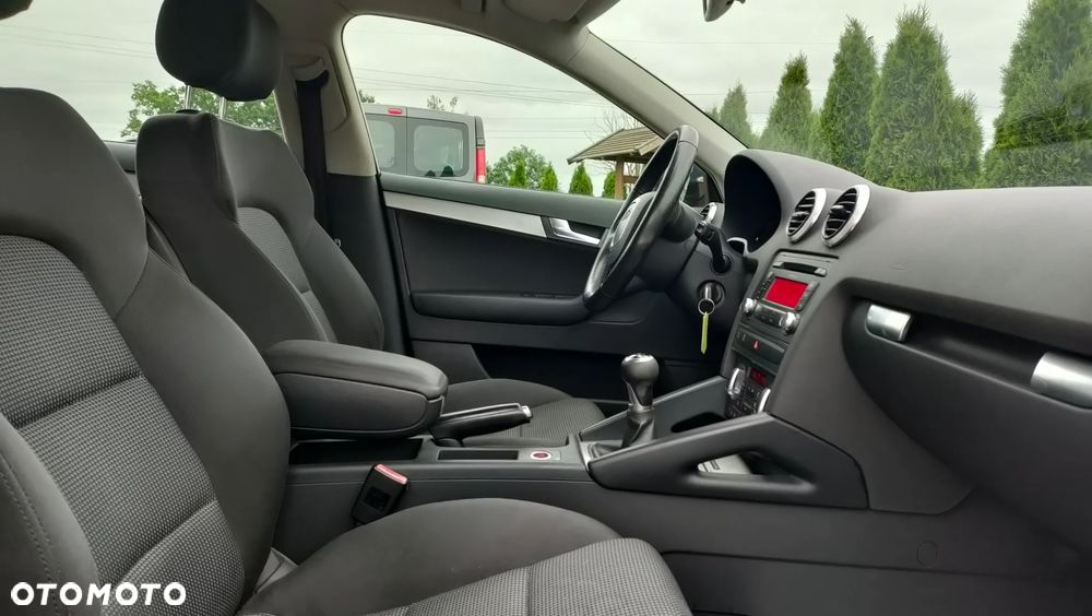 Audi A3 Sportback 1.6 TDI Attraction - 8