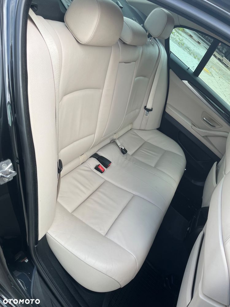 BMW Seria 5 525d - 18