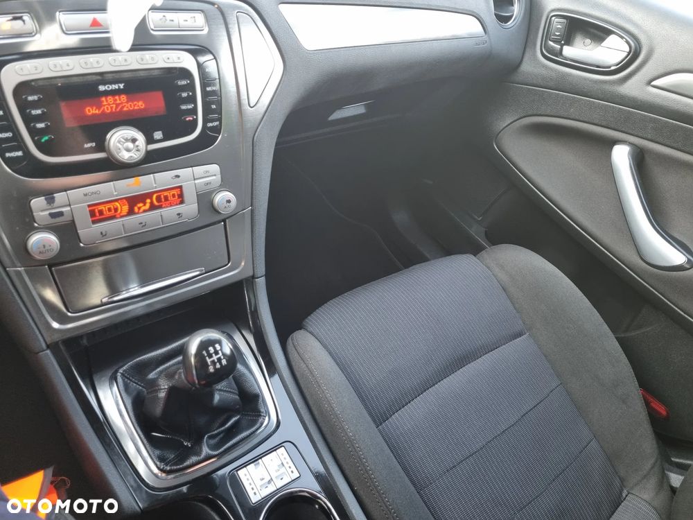 Ford Mondeo 2.0 Platinium X - 22