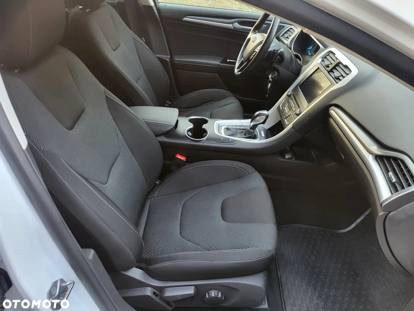 Ford Mondeo - 12