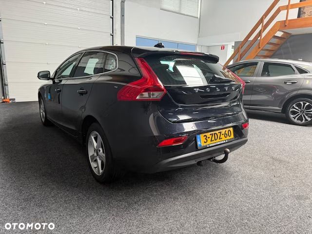 Volvo V40 D2 Momentum - 4