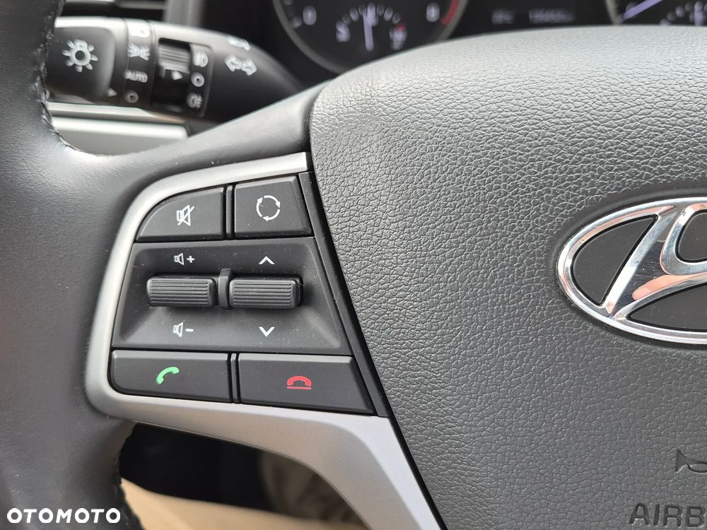 Hyundai Elantra 1.6 Comfort - 21