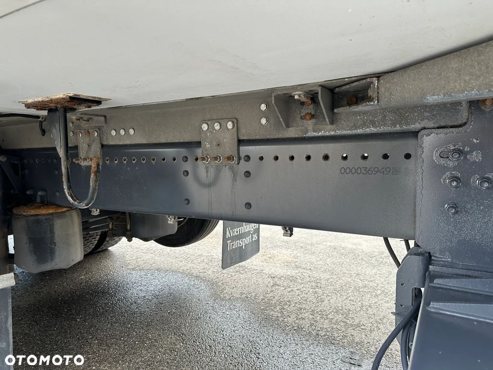 Scania P370 6X2*4 EURO6 + TERMO KING - 13