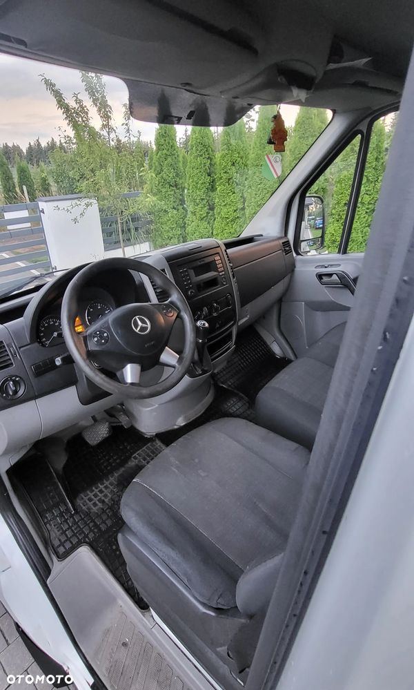 Mercedes-Benz Sprinter - 11