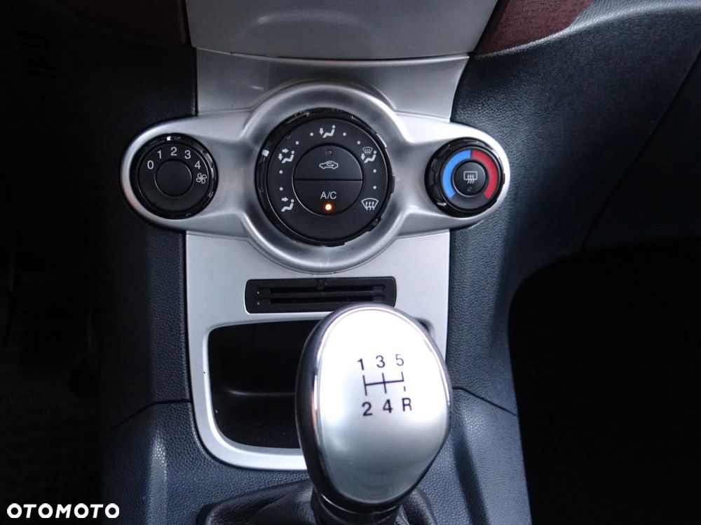 Ford Fiesta 1.25 Ambiente - 30
