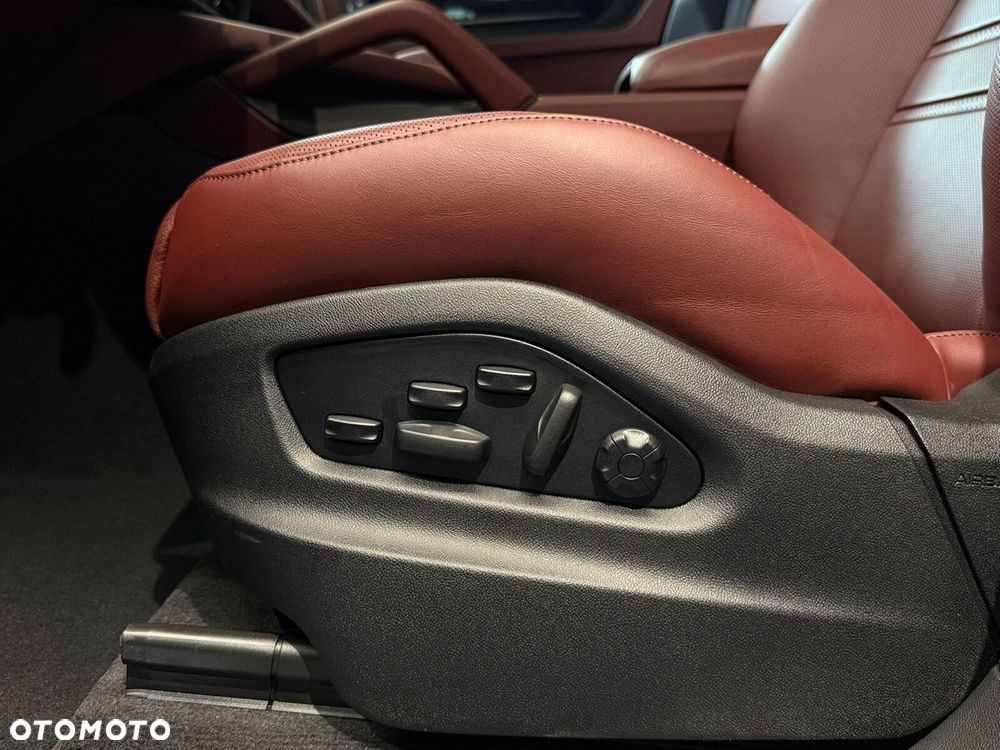 Porsche Cayenne - 19
