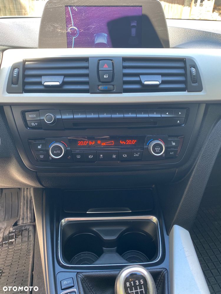 BMW Seria 3 318d DPF - 23