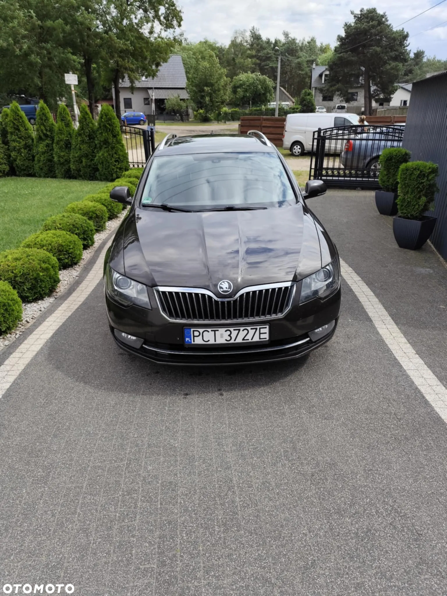 Skoda Superb Combi 2.0 TDI L&K - 4