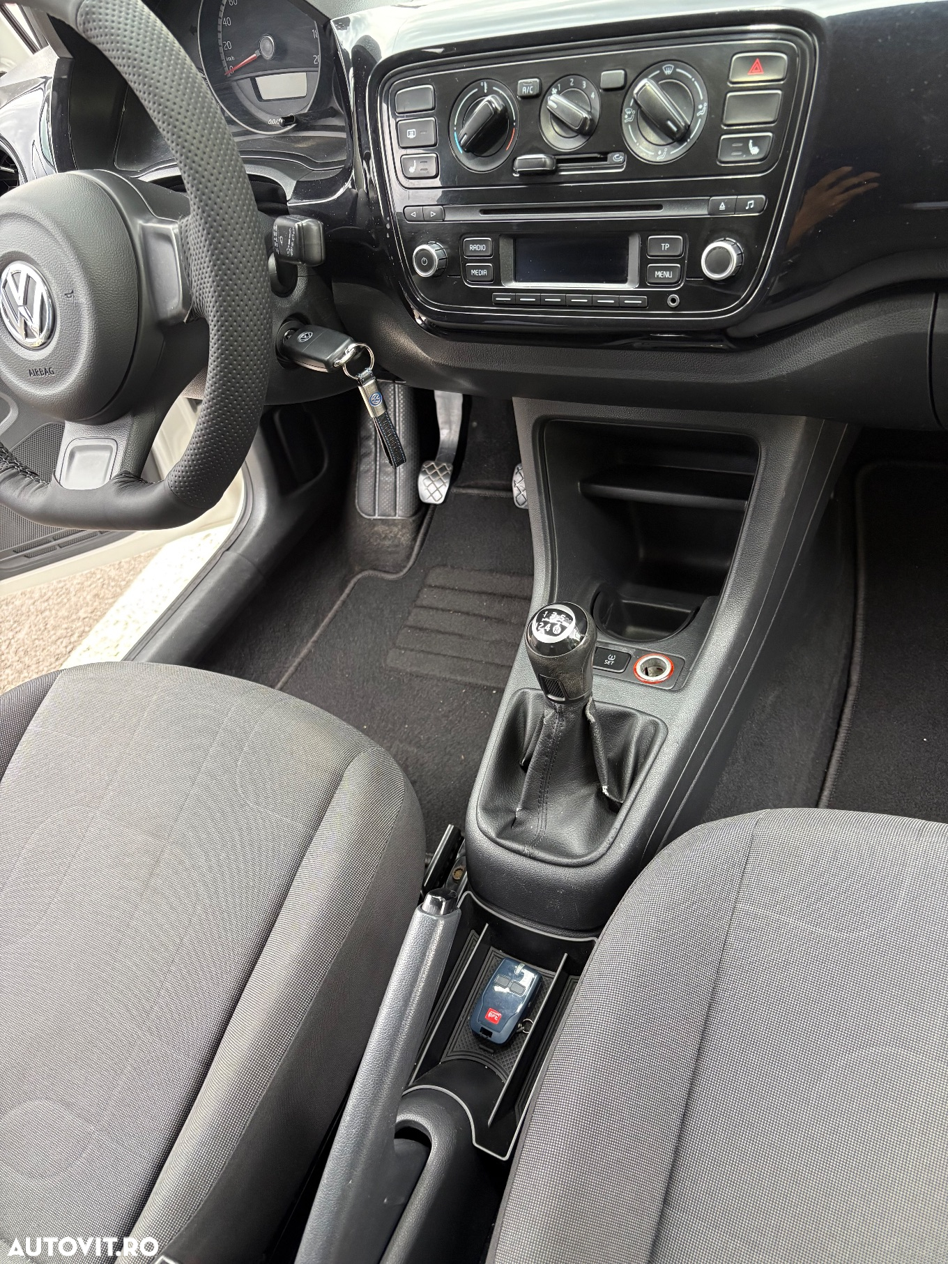 Volkswagen up! 1.0 High - 5