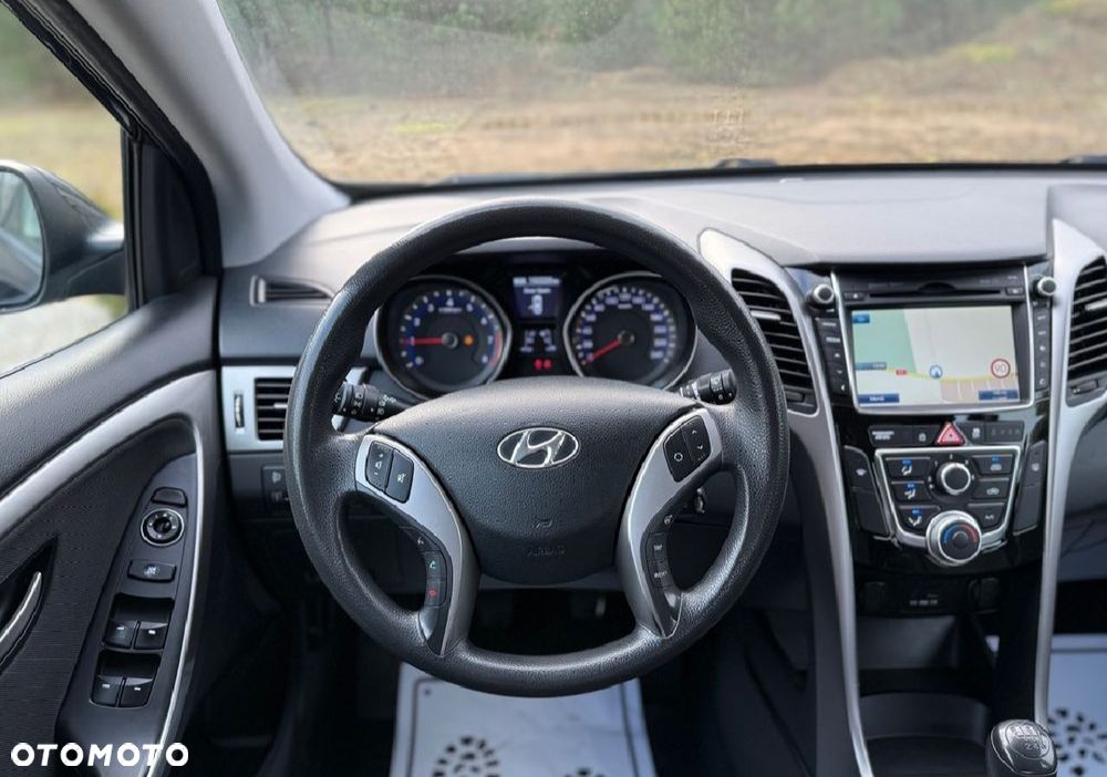 Hyundai i30 1.6 Comfort - 17
