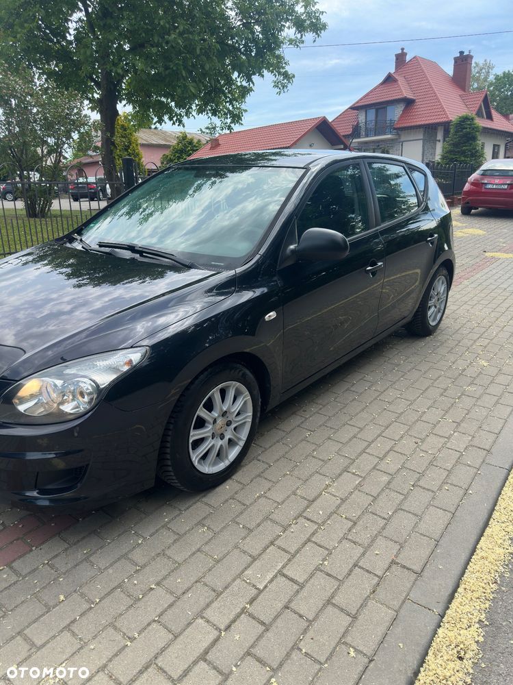 Hyundai i30 1.4 Base + - 2