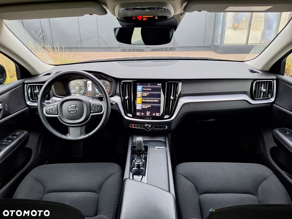 Volvo V60 D4 Momentum Pro - 40