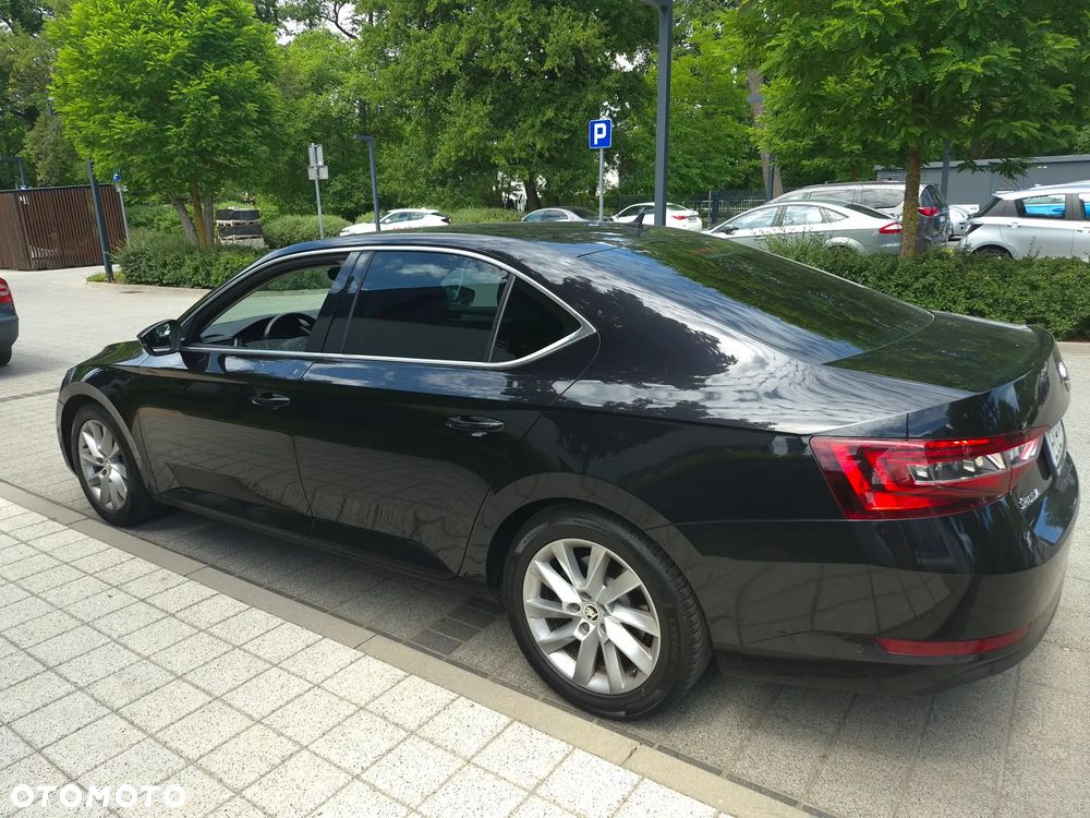 Skoda Superb 2.0 TDI Active DSG - 5