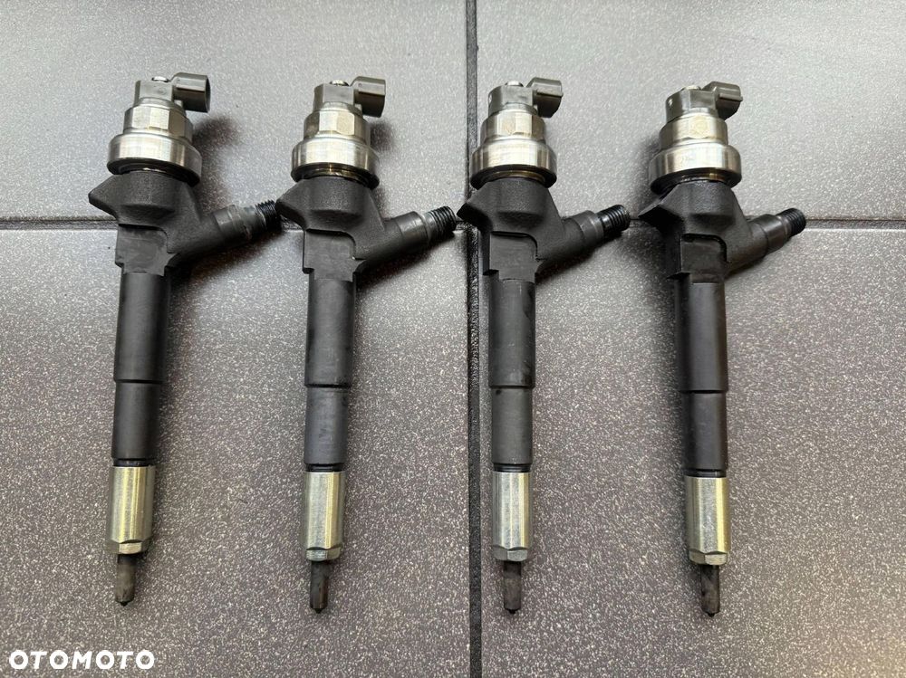 WTRYSKIWACZ 1.7 CDTI OPEL 55567729 - 1