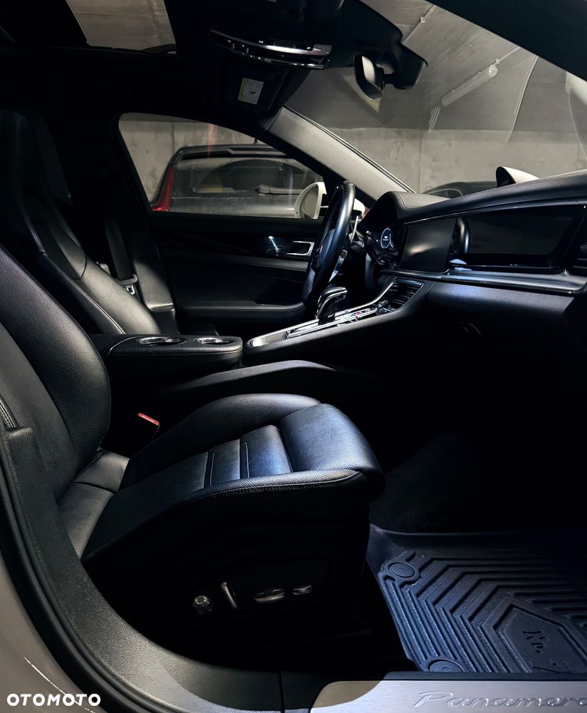 Porsche Panamera - 34
