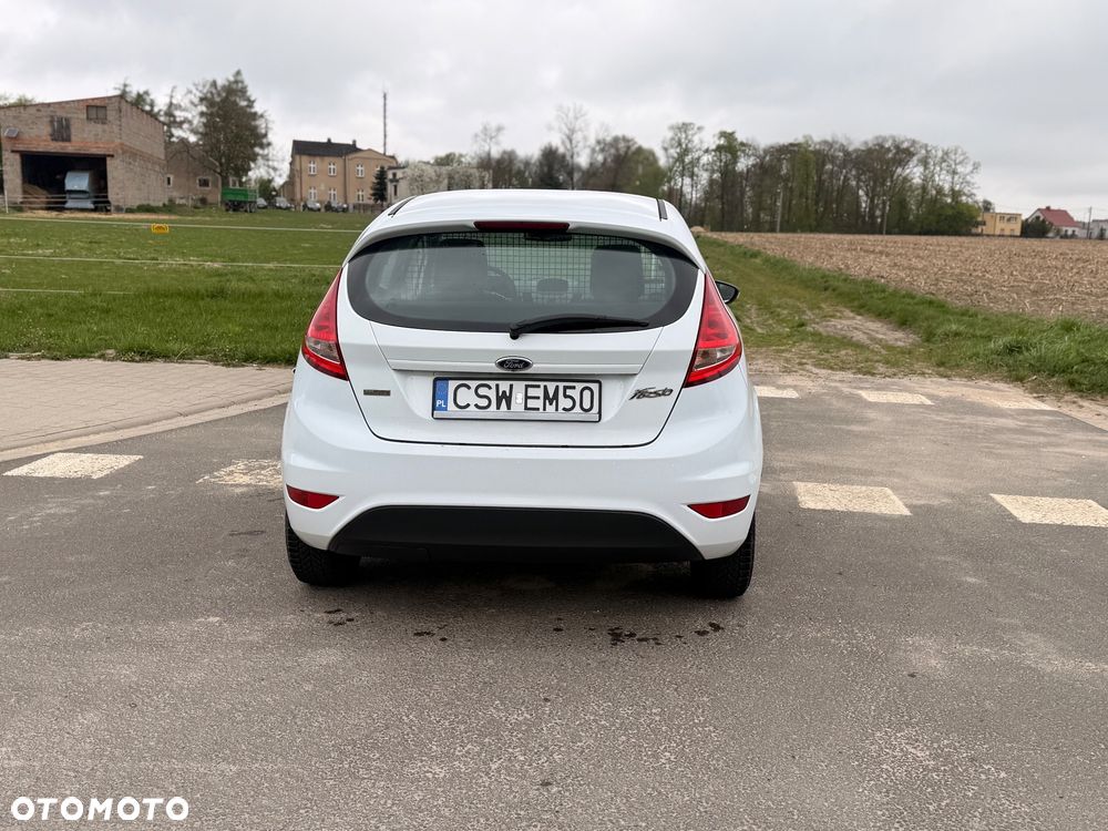 Ford Fiesta 1.6 TDCi DPF Titanium - 8