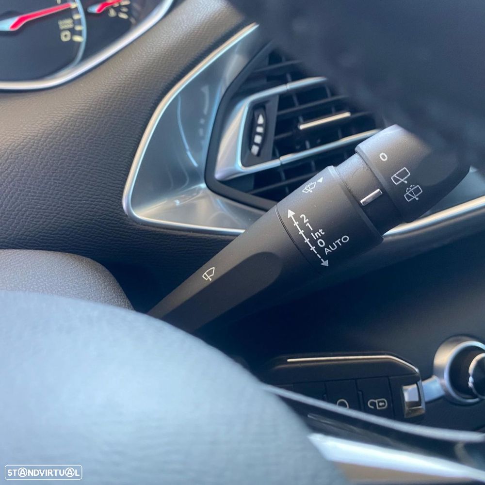 Peugeot 308 1.6 BlueHDi Allure J17 - 26