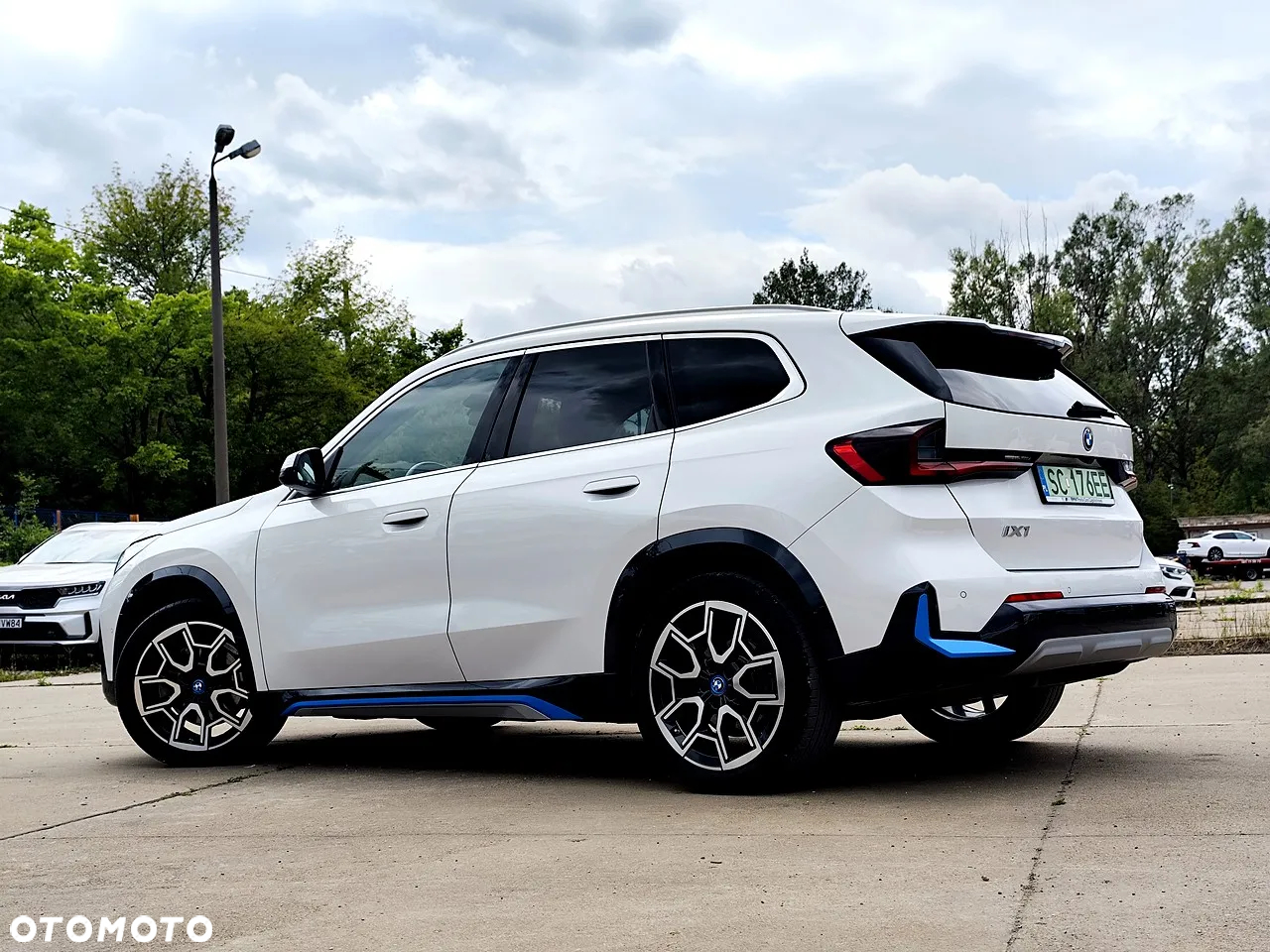 BMW iX1 xDrive30 66.5kWh xLine - 6