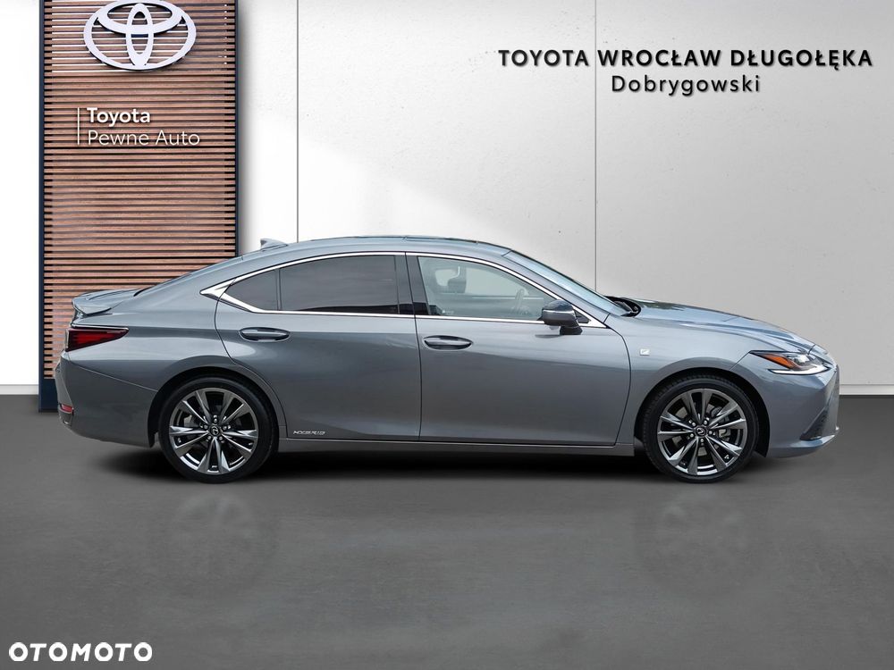 Lexus ES 300h F Sport - 8