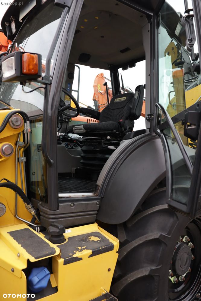 New Holland B100C - 23