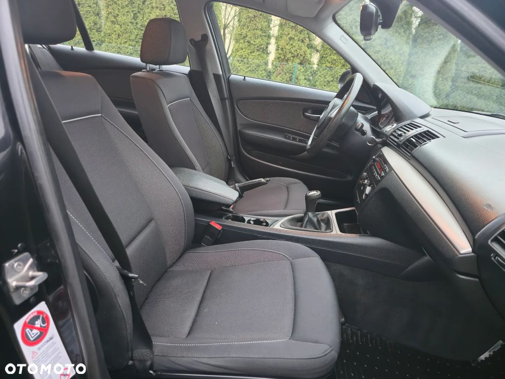 BMW Seria 1 118i Edition Sport - 25