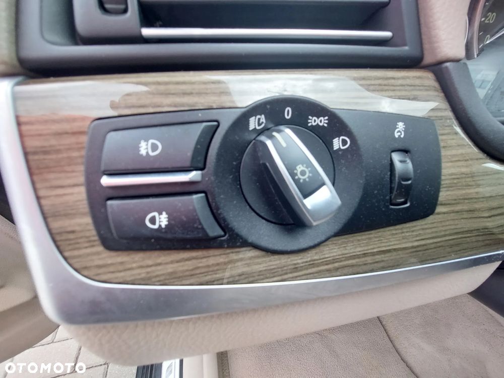 BMW Seria 5 525d xDrive Modern Line - 27