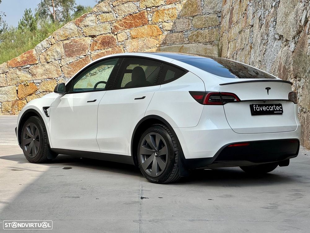 Tesla Model Y Standard Long Range RWD - 6