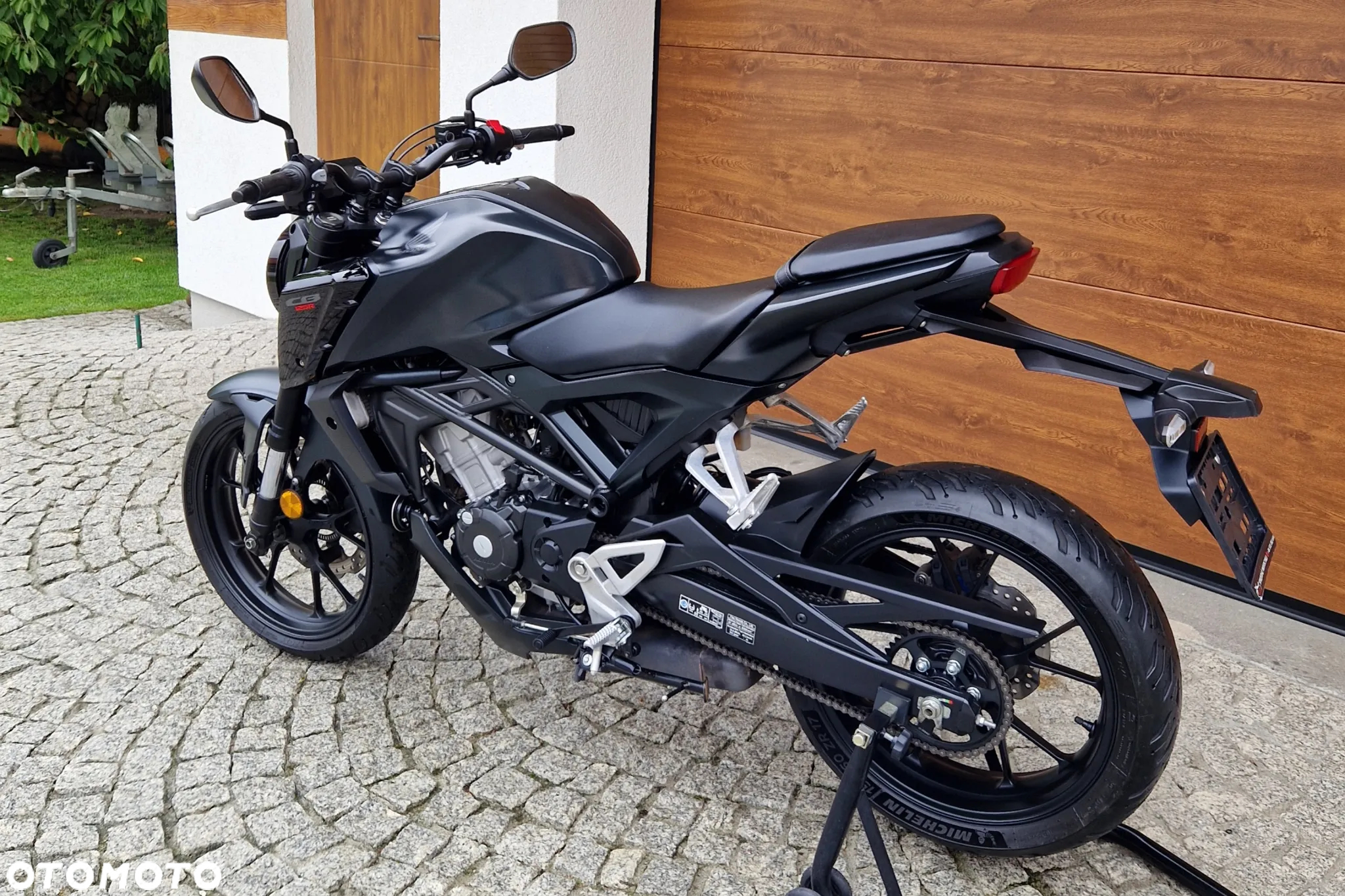 Honda CB - 16