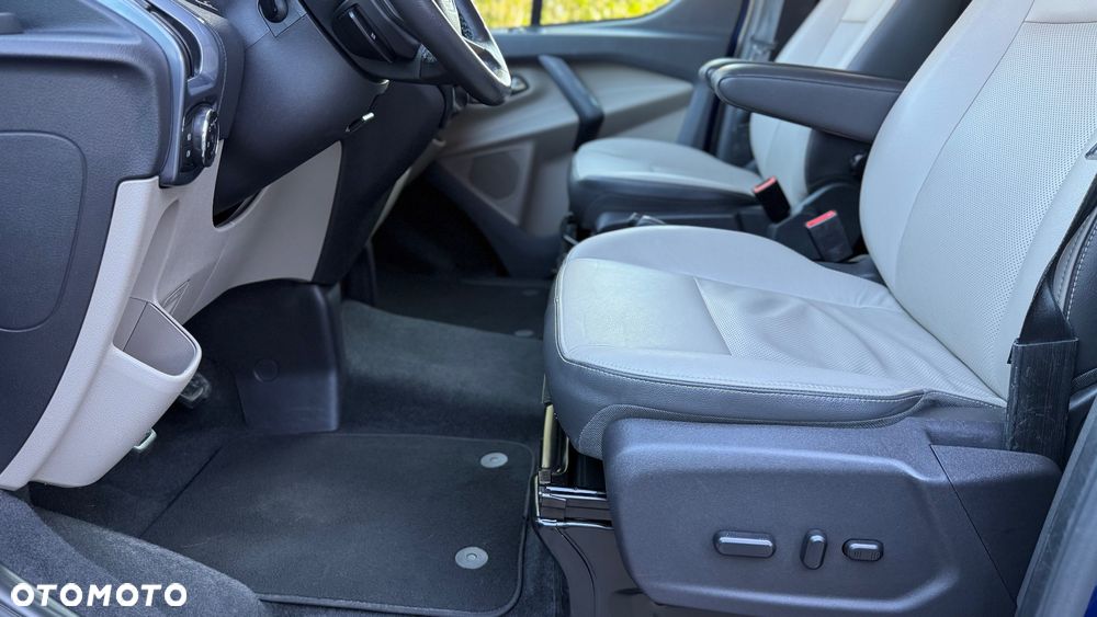 Ford Tourneo Custom - 31