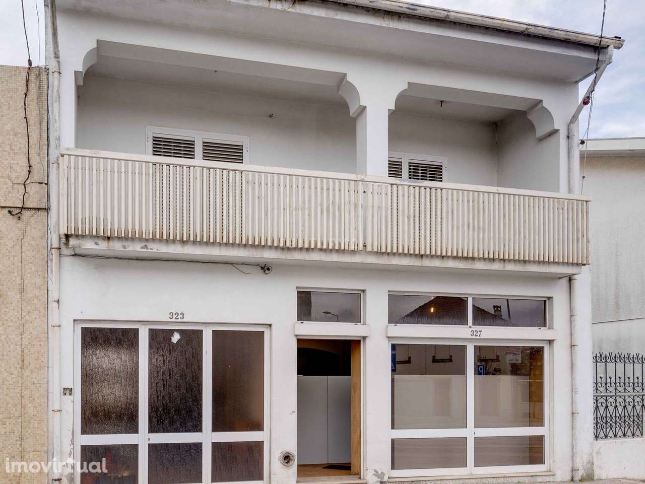 Moradia Inacabada para comércio e habitação ou duas habitações - Grande imagem: 2/45